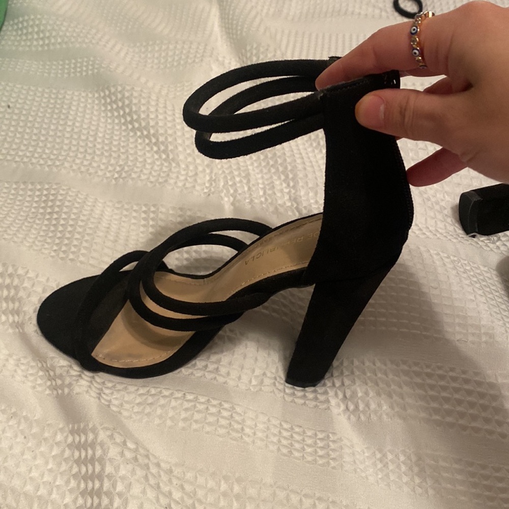 Heels - Picture 4 of 6
